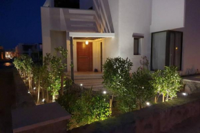 Tawila, Brand New 4-bedroom Villa with Pool
